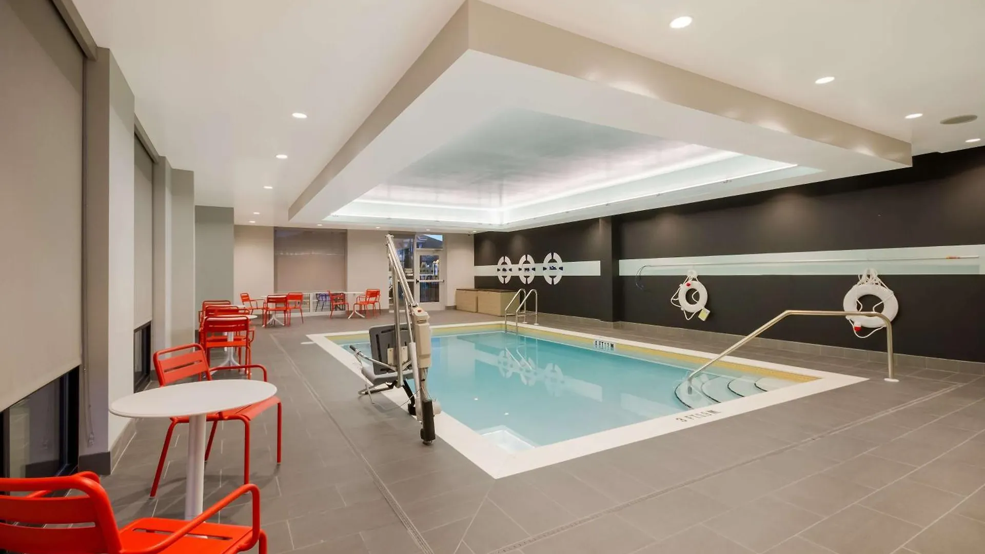 Tru By Hilton Destin Hotel